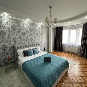 просторная квартира в верхней части мегаполиса Алматы